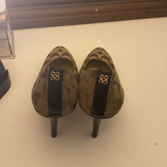 Authentic COACH high heels - Picture 2 of 6